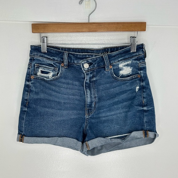 American Eagle Mom Jean Shorts Size 6 High Rise Cut Off Denim Distressed 29x2.5 - Picture 2 of 14